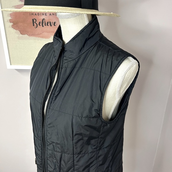 Dana Buchman women’s small black zip vest with pockets. - Picture 5 of 11